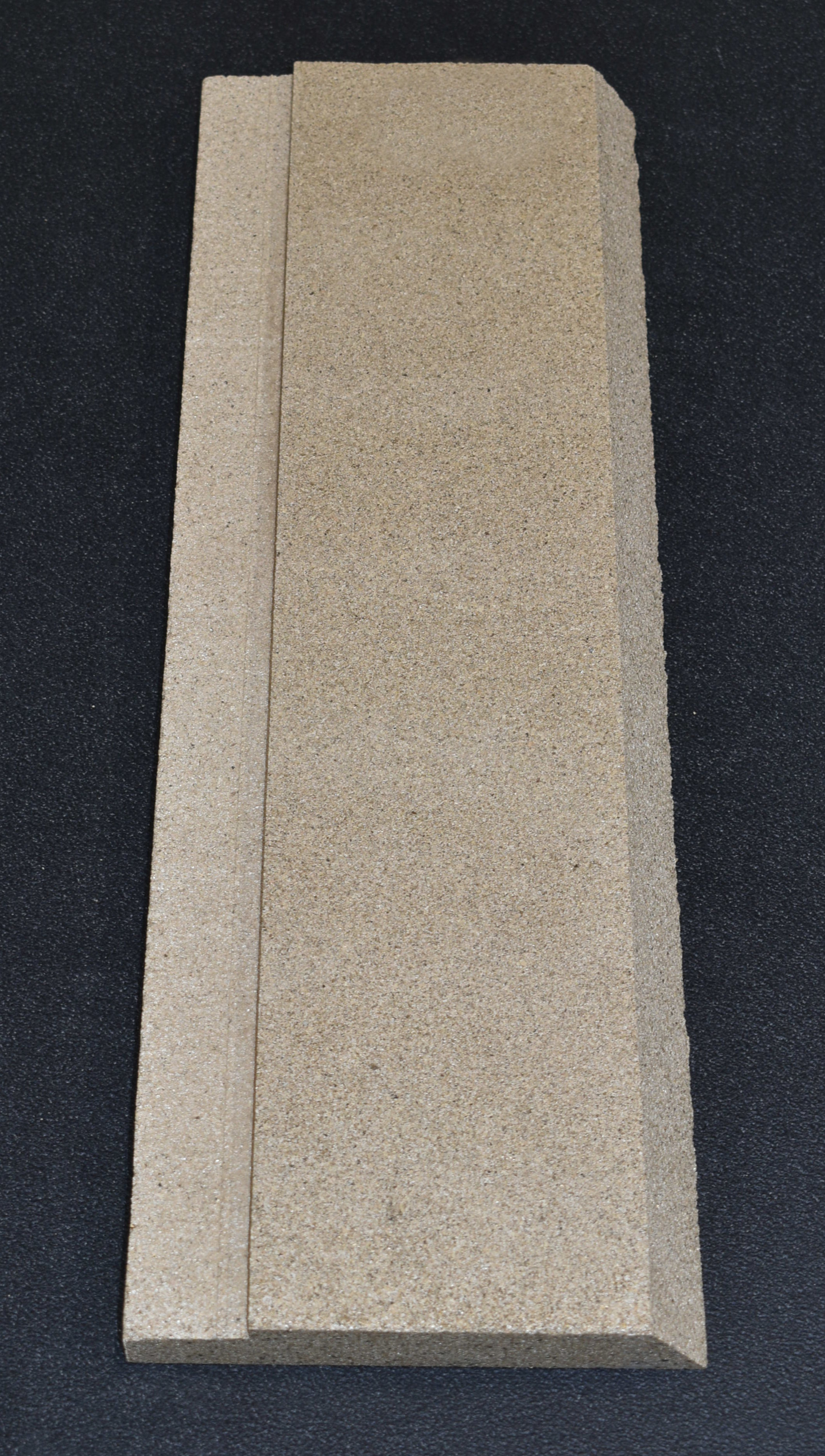 Heta Oura Seitenstein rechts vorne B Vermiculitestein